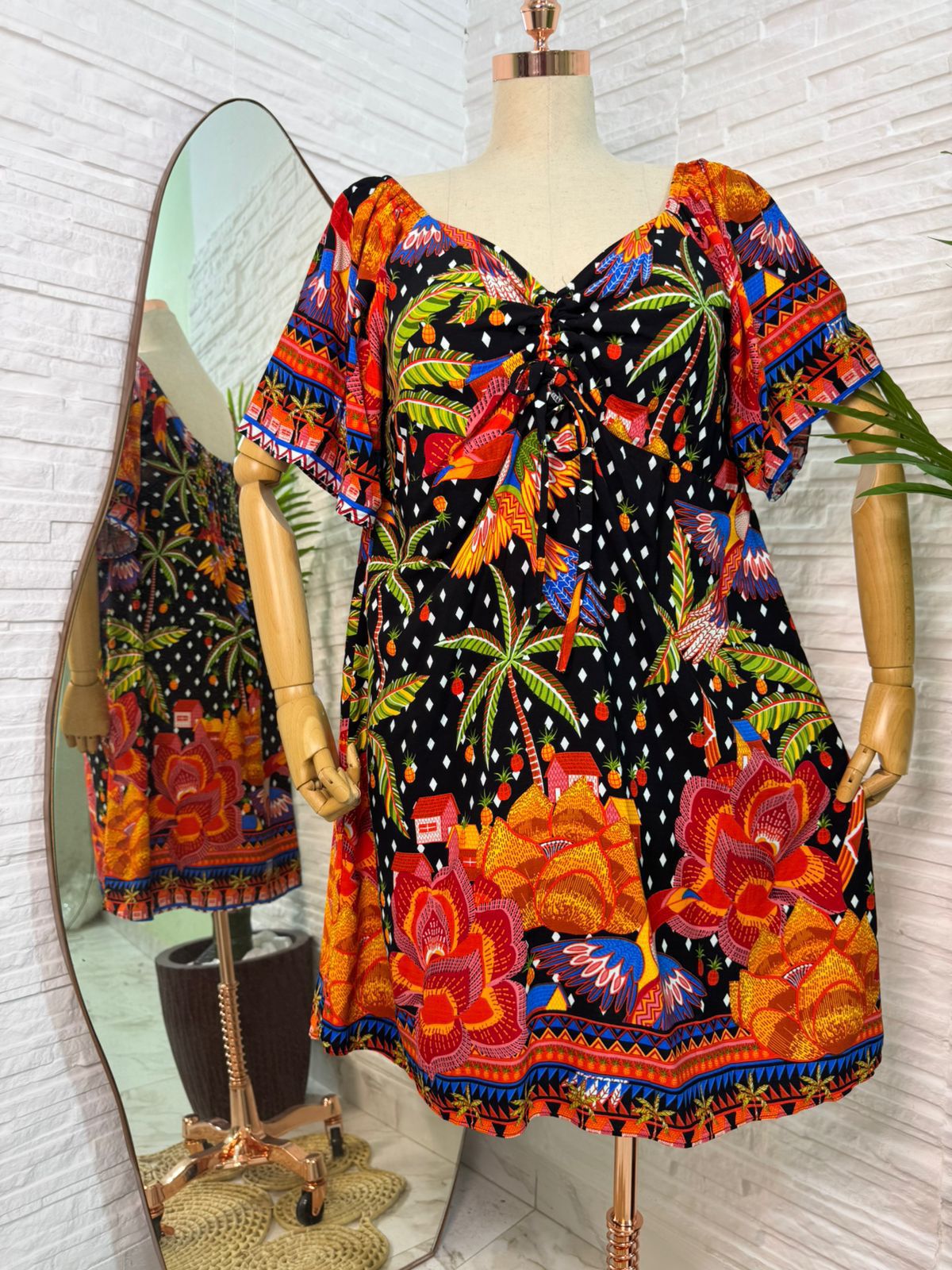 Vestidos Curtos com Manga Inspiração Farm Plus Size