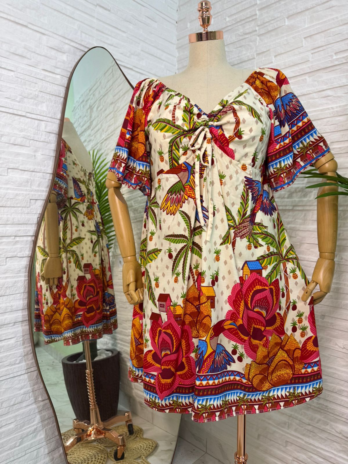 Vestidos Curtos com Manga Inspiração Farm Plus Size
