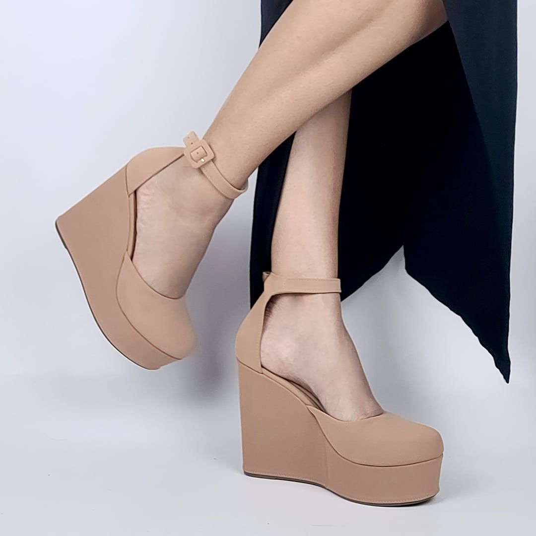 Sandália Anabela Nobuck com Salto 10 cm