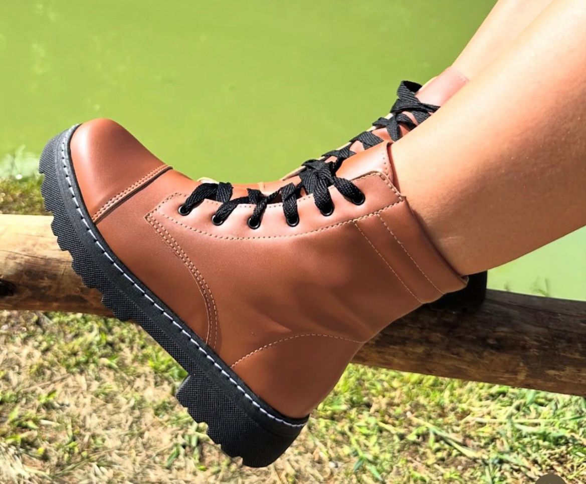 Bota Feminina Coturno