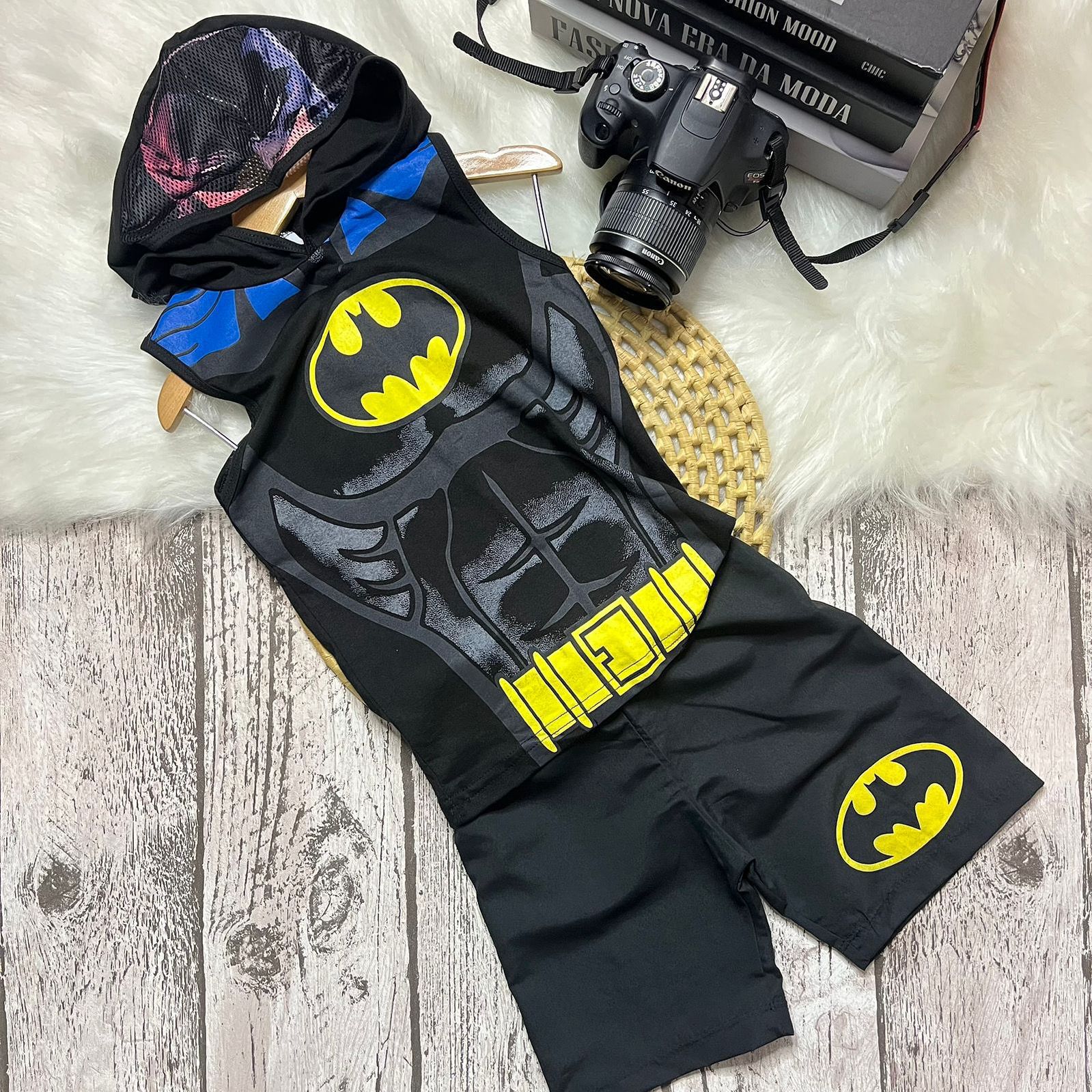 Conjunto Infantil Regata com Capuz e Bermuda Personagens