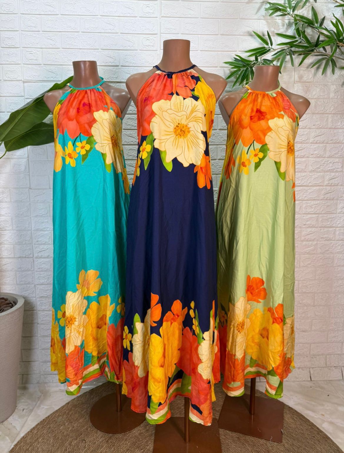 Vestidos Longos Gola Alta Coloridos e Florais