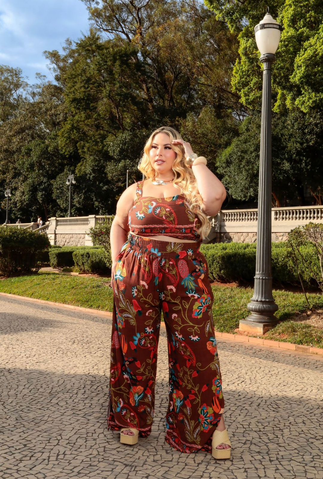 Conjunto Plus Size Calça Pantalona com Cropped Inspiração Farm