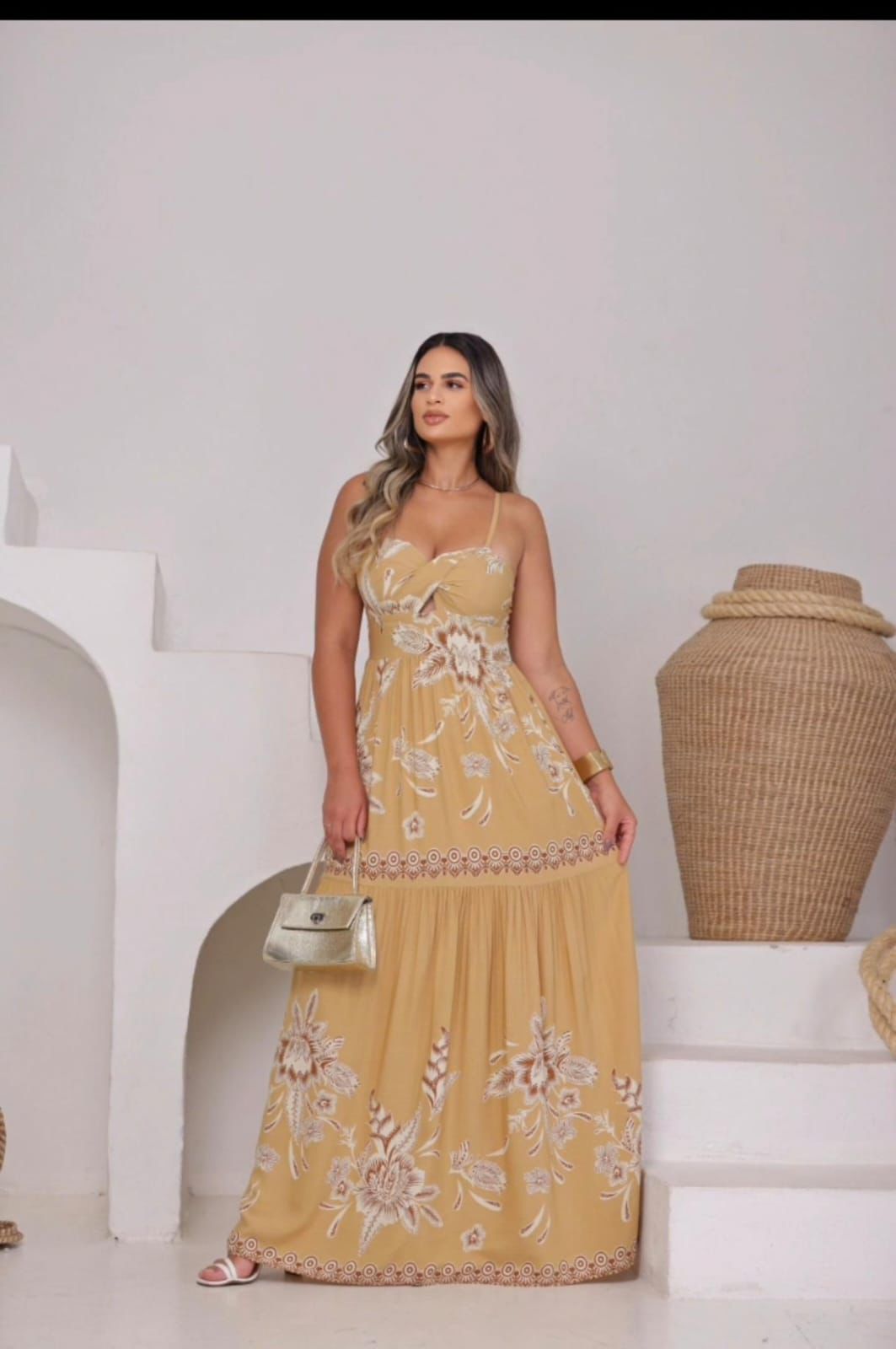 Vestidos Longos Florais com Alças Ajustáveis