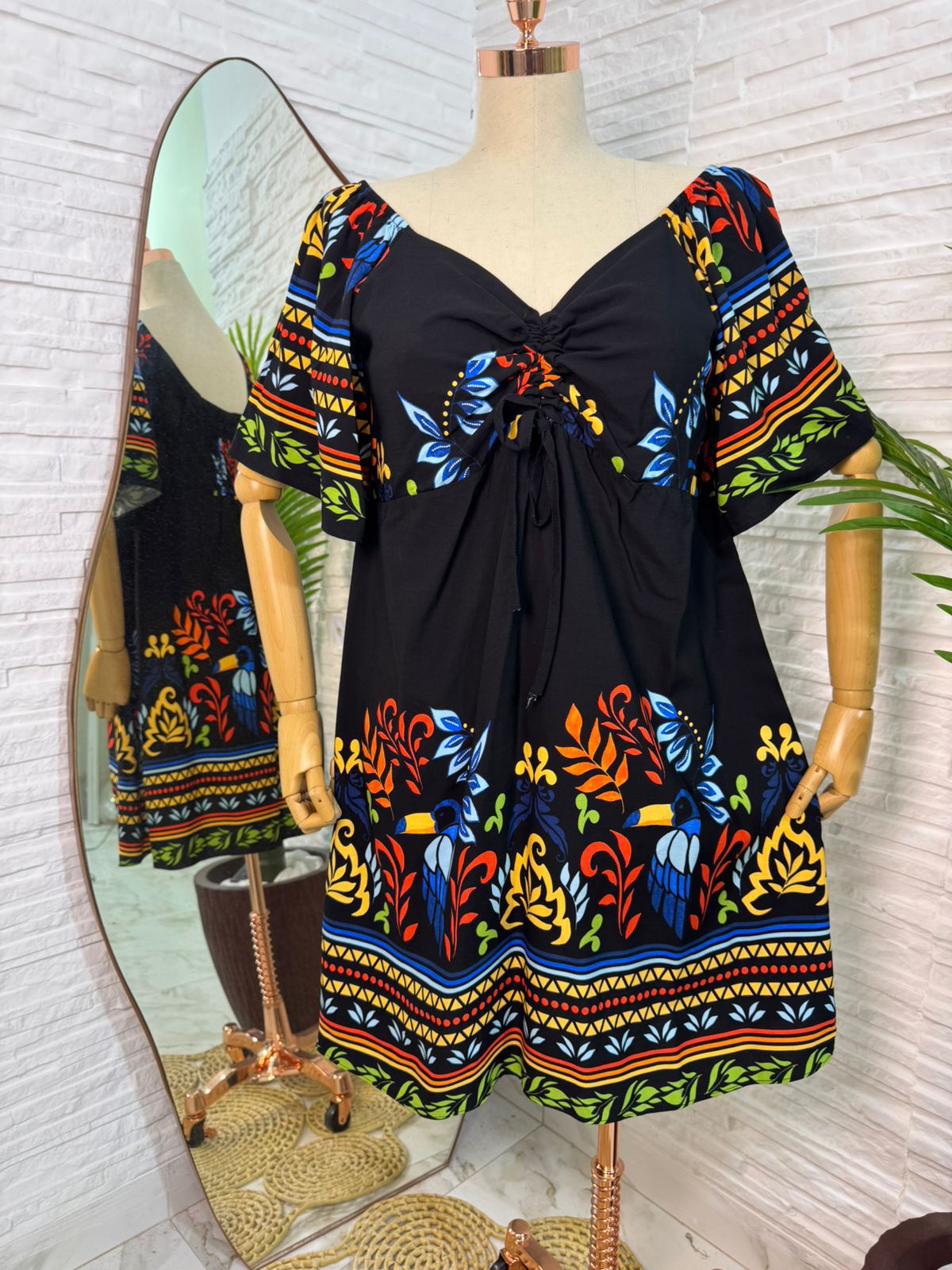 Vestidos Curtos com Manga Inspiração Farm Plus Size