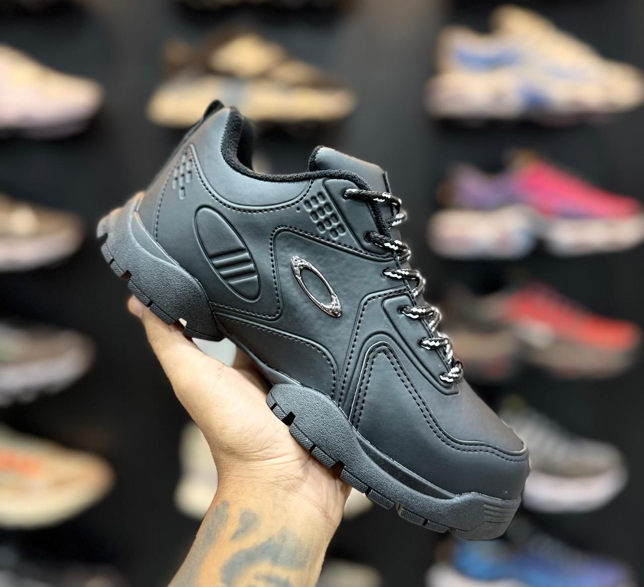 Tênis Oakley Stratus