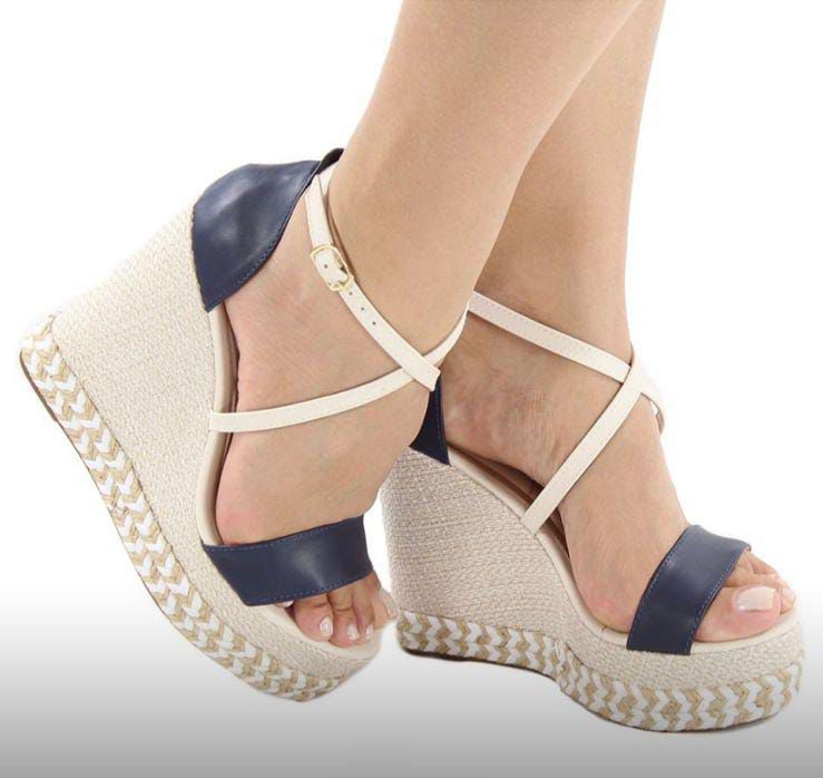 Sandália Anabela com Tiras Finas Azul Marinho com Salto 10 cm