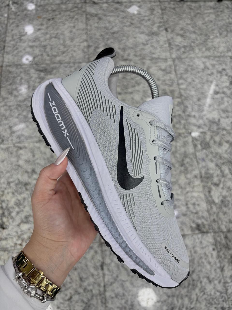Tênis Nike Vomero 18 Plus Masculino