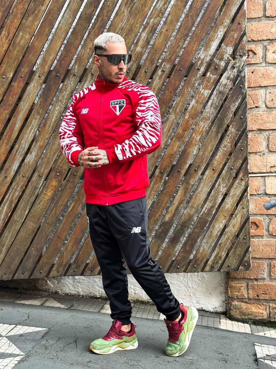 Conjunto Masculino Esportivo de Time Futebol