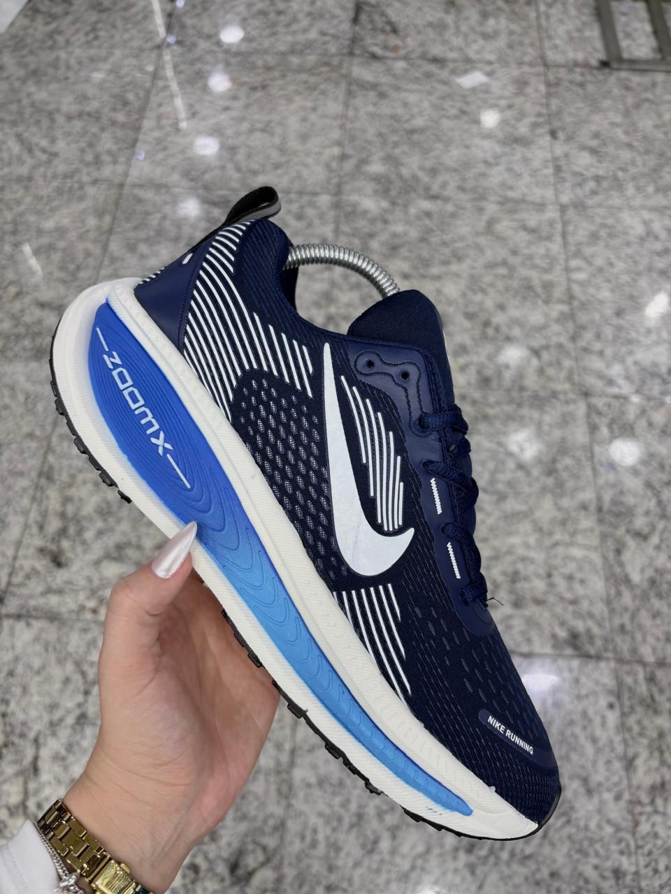Tênis Nike Vomero 18 Plus Masculino