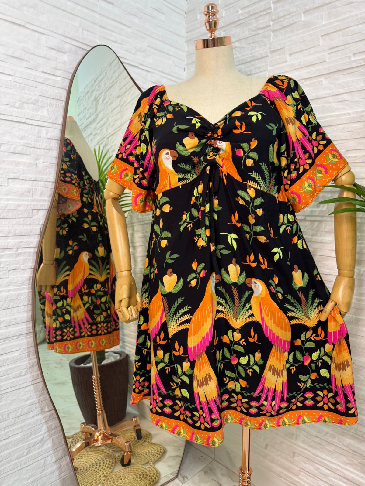 Vestidos Curtos com Manga Inspiração Farm Plus Size