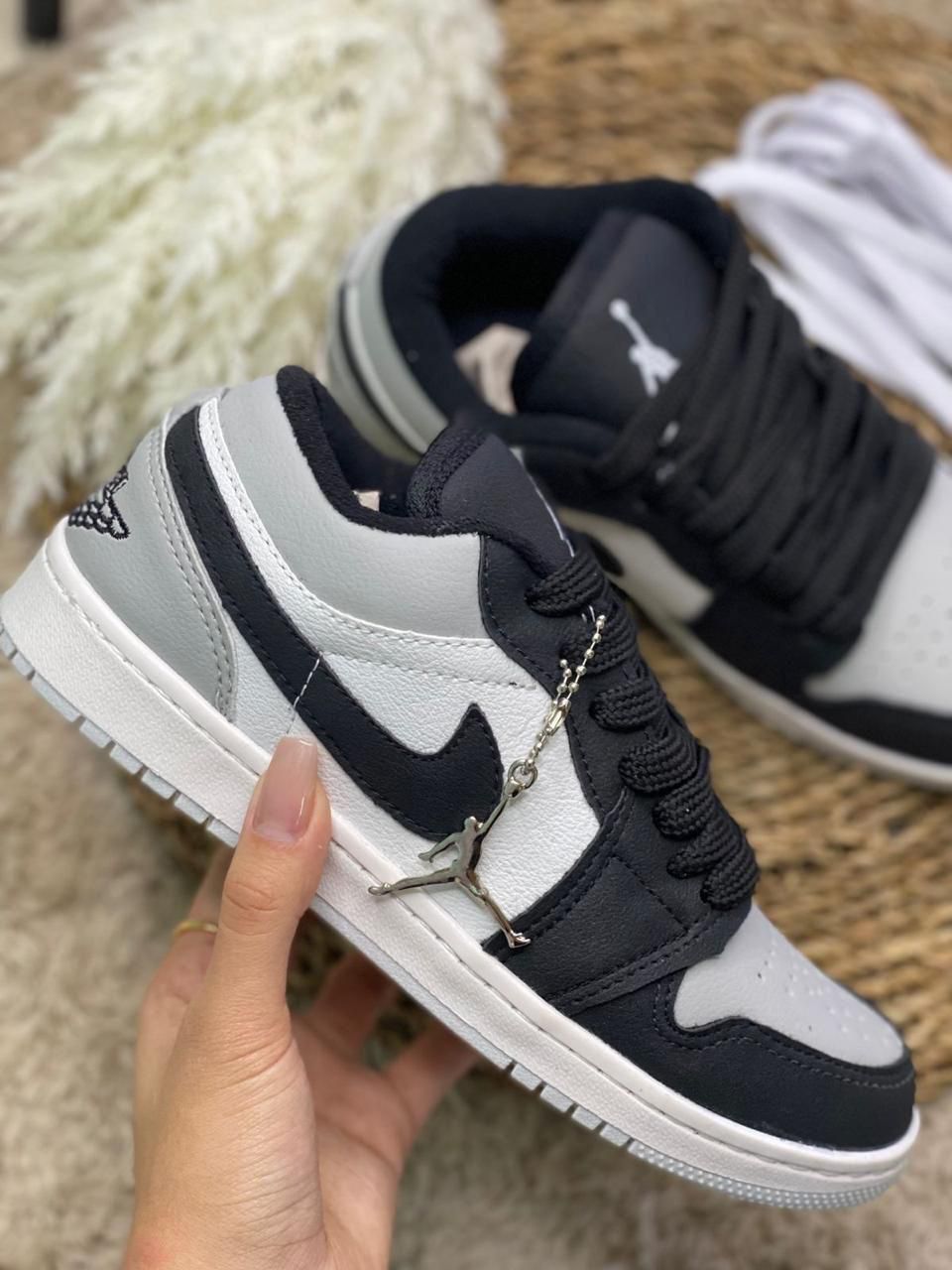 Tênis Jordan Low