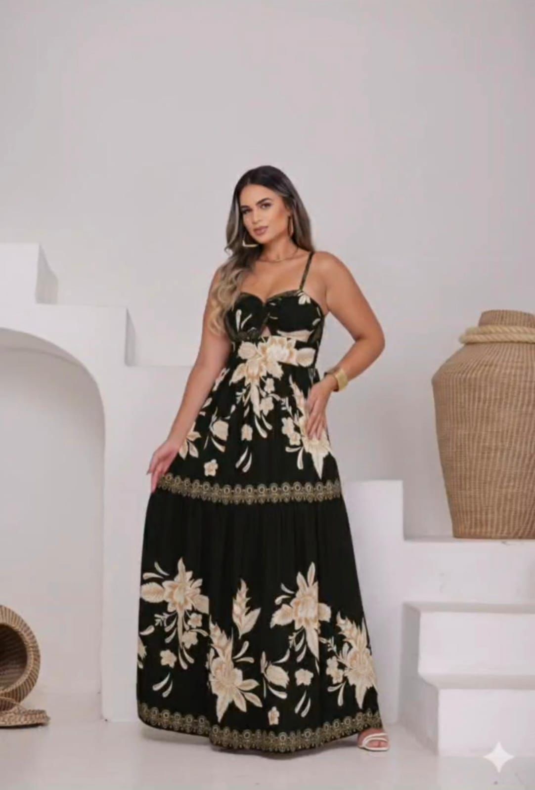 Vestidos Longos Florais com Alças Ajustáveis
