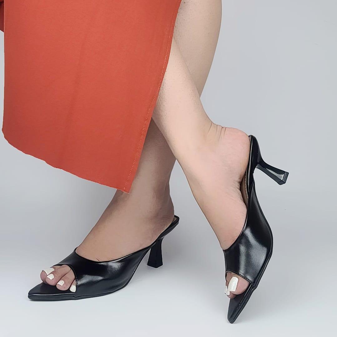 Tamanco Feminino Bico Folha salto 7 cm