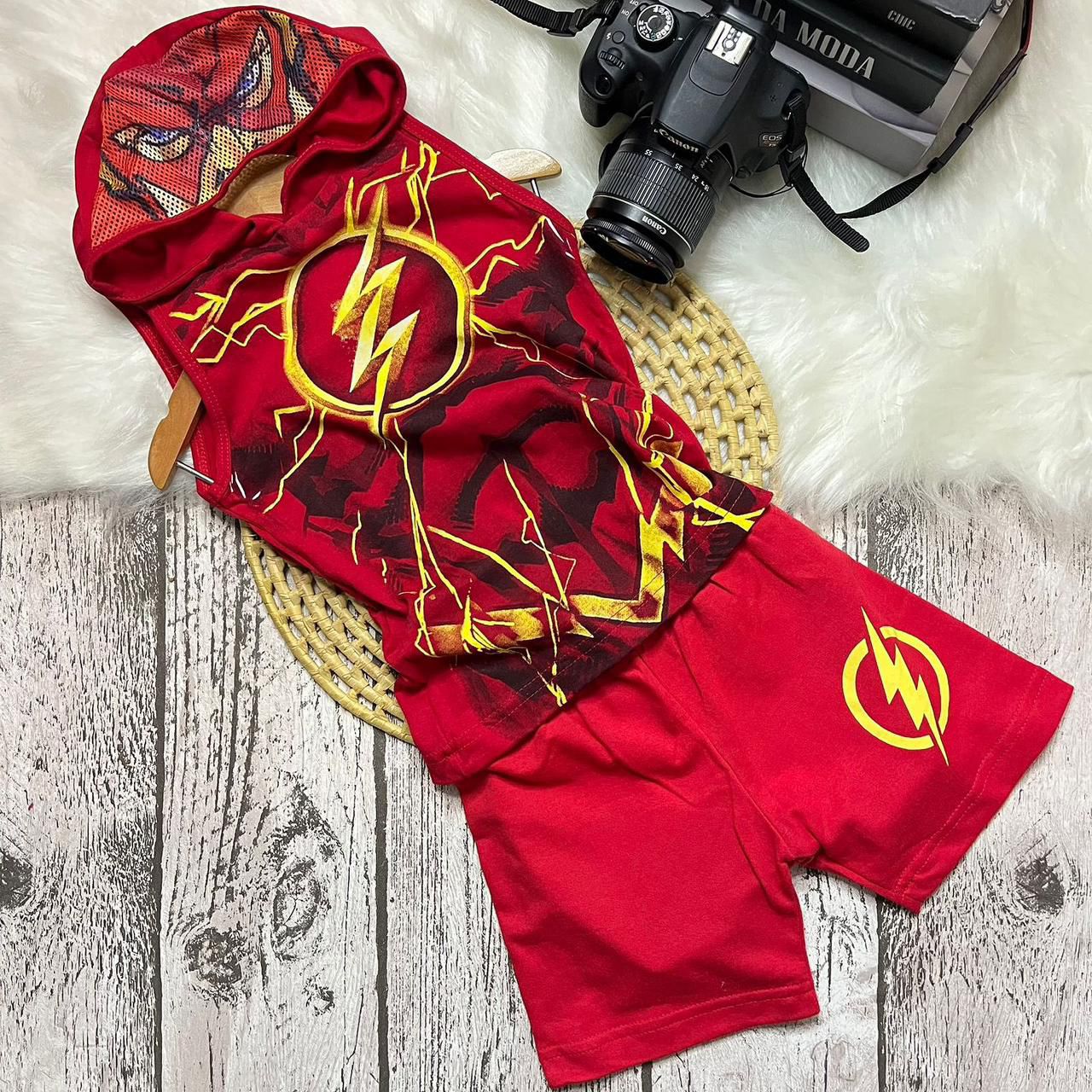 Conjunto Infantil Regata com Capuz e Bermuda Personagens