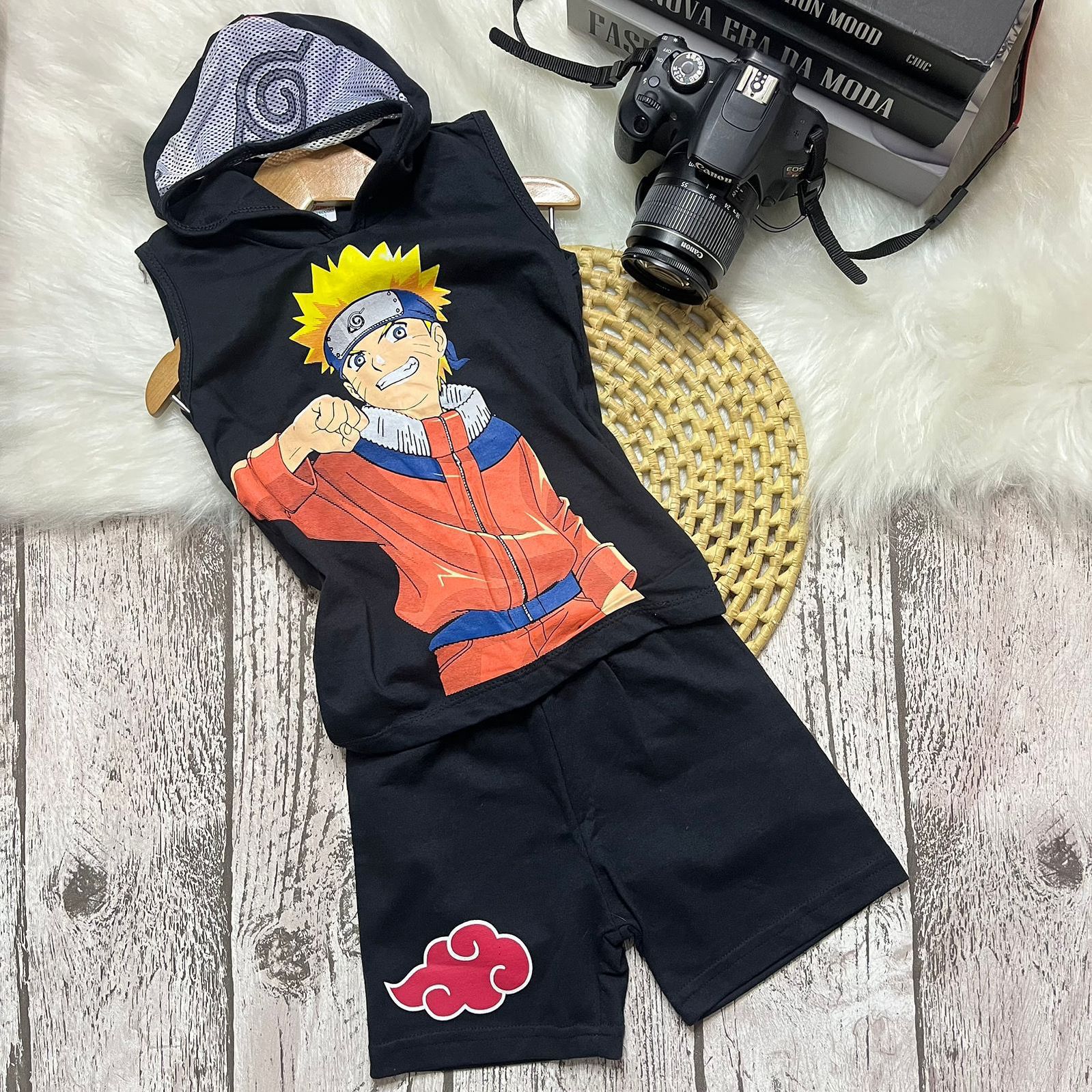 Conjunto Infantil Regata com Capuz e Bermuda Personagens