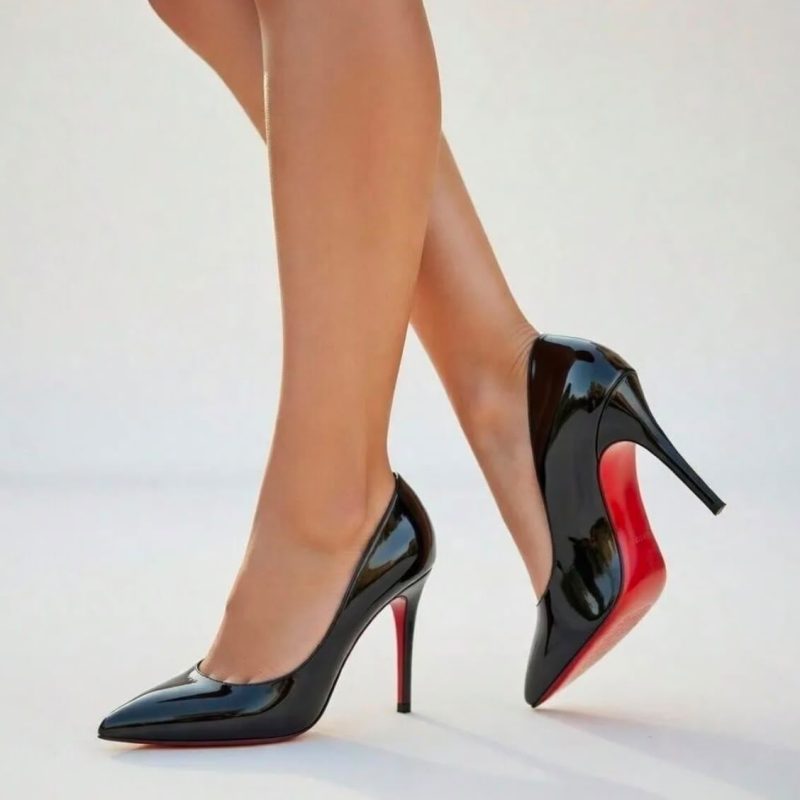 Scarpin Bico Fino em Verniz com Salto 9 cm