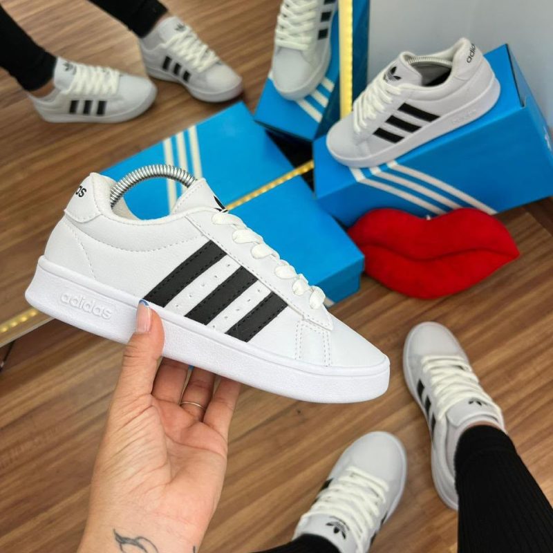 Tênis Adidas Court