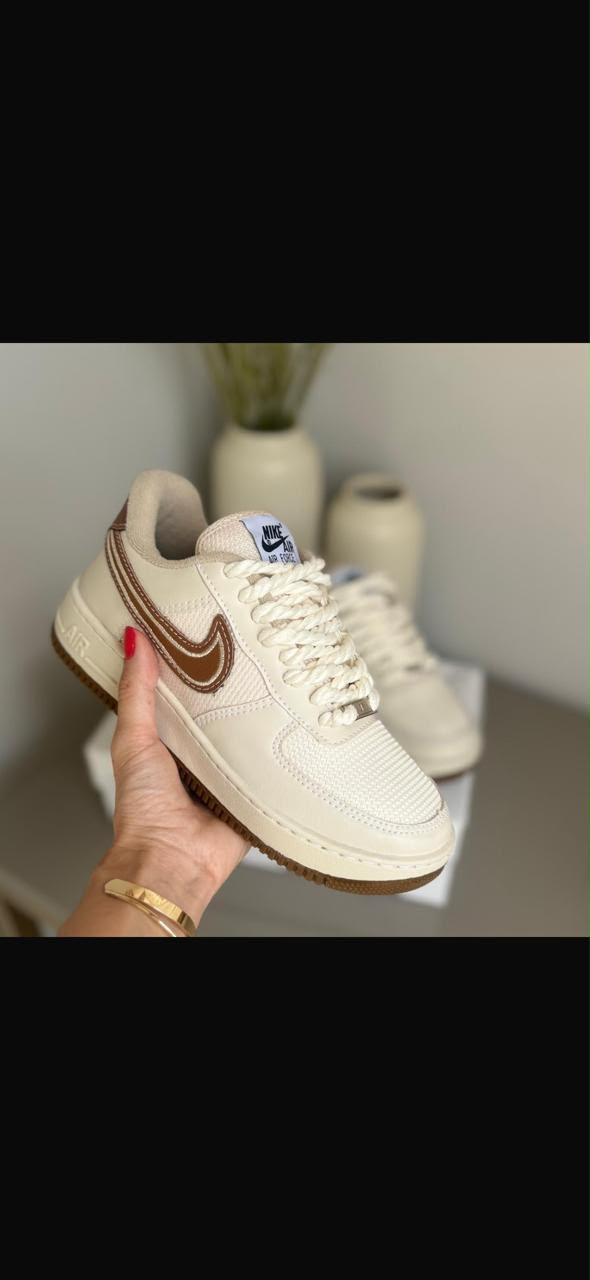 Tênis Nike Air Force com Cadarço de Corda - Imagem 2