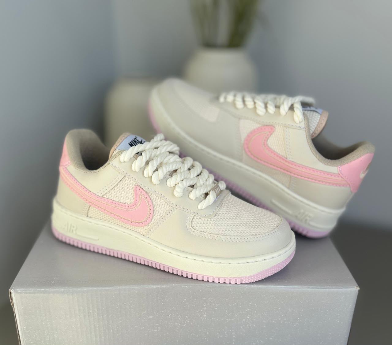 Tênis Nike Air Force com Cadarço de Corda