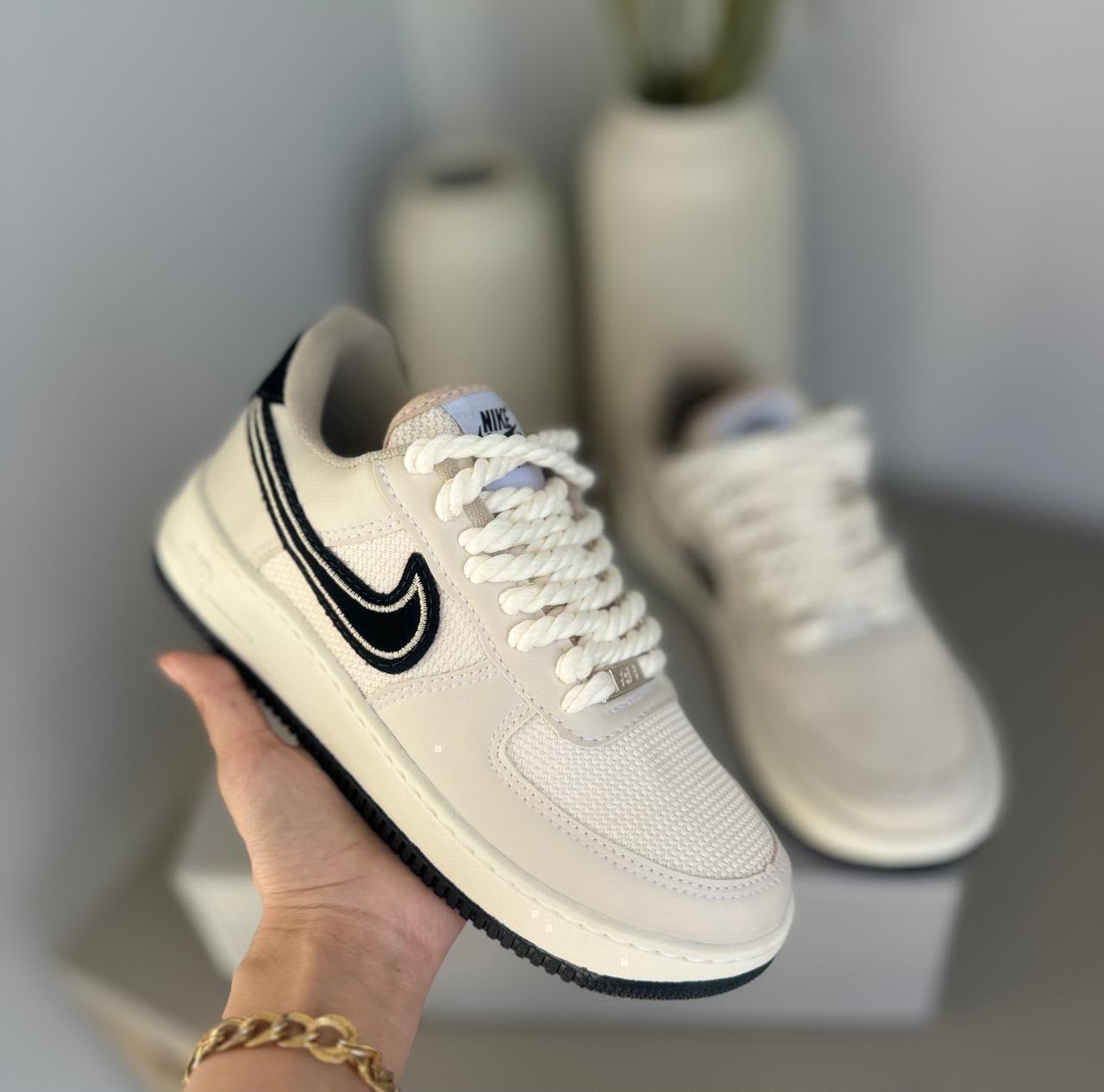 Tênis Nike Air Force com Cadarço de Corda - Imagem 4