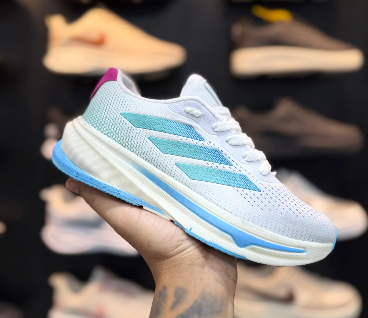 Tênis Adidas SuperNova