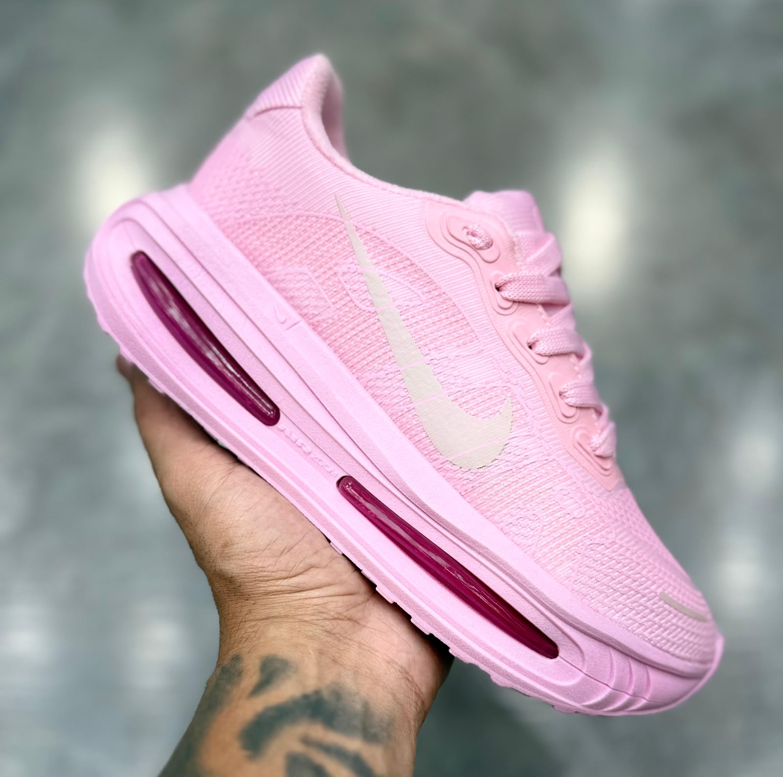 Tênis Nike Vomero Premium - Imagem 4