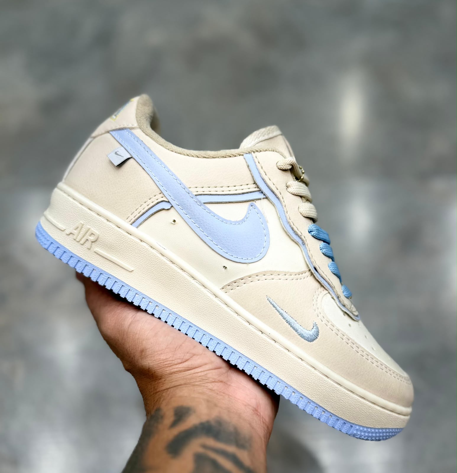 Tênis Nike Air Force Bicolor - Imagem 2